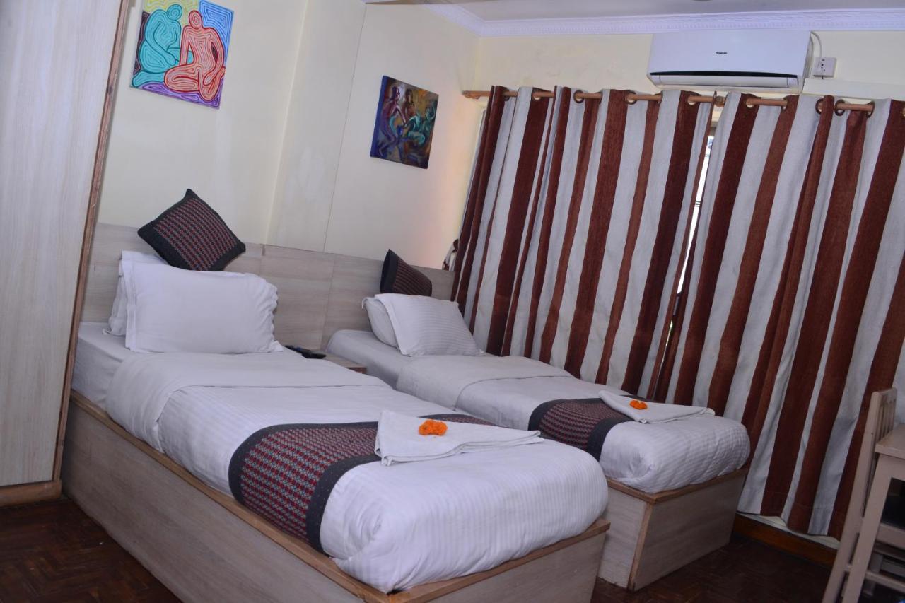 Hotel Mountain Gateway Катманду Екстериор снимка