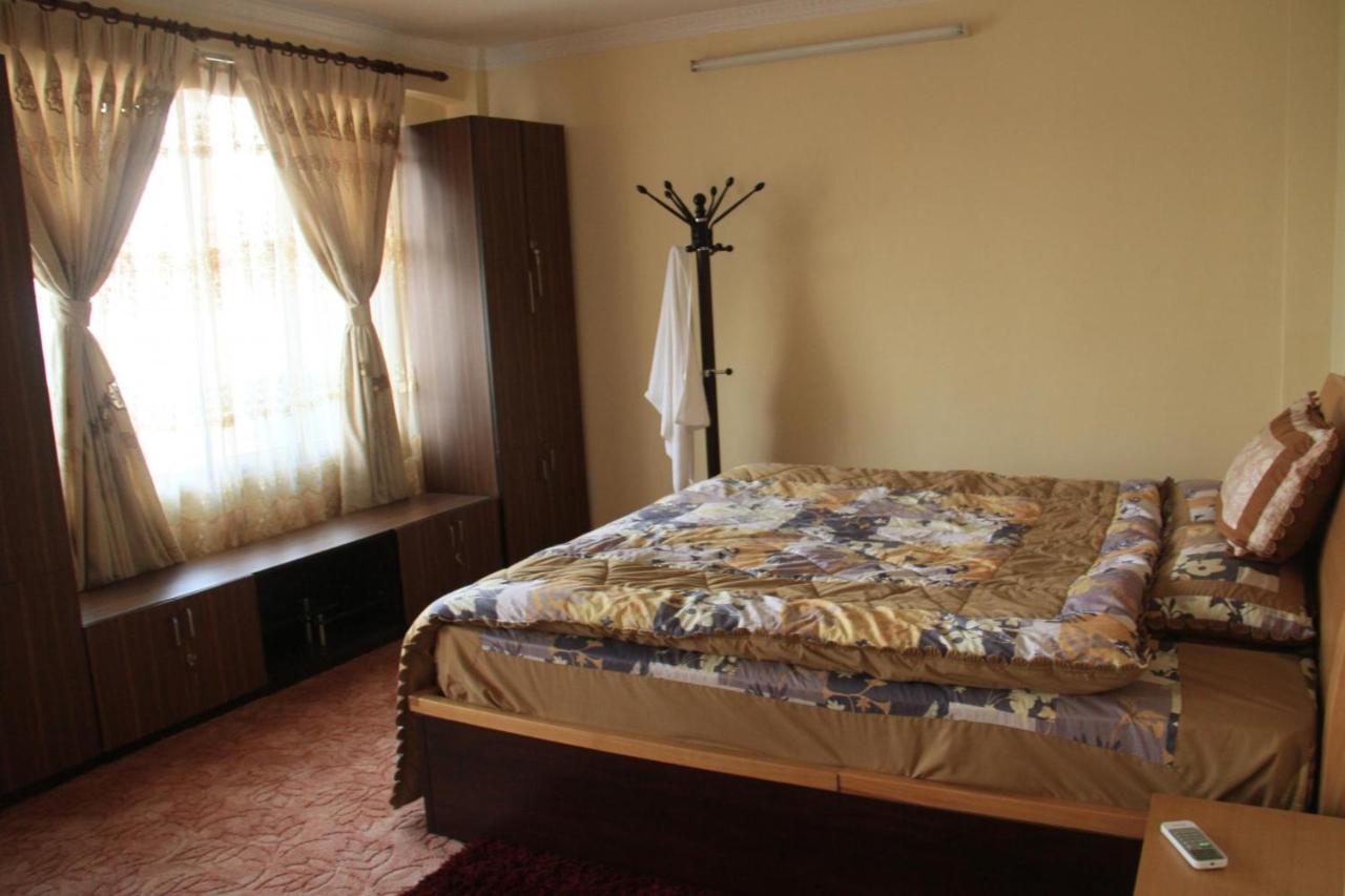 Hotel Mountain Gateway Катманду Екстериор снимка