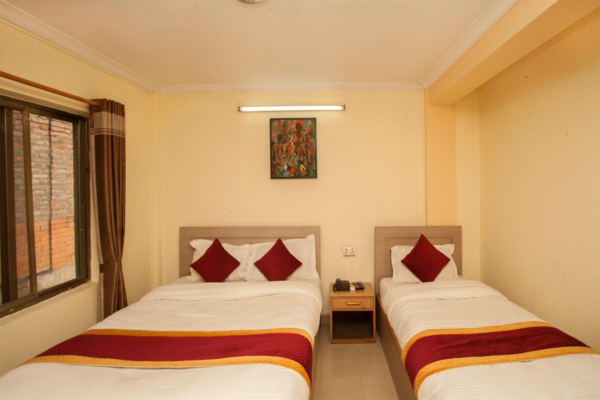 Hotel Mountain Gateway Катманду Екстериор снимка