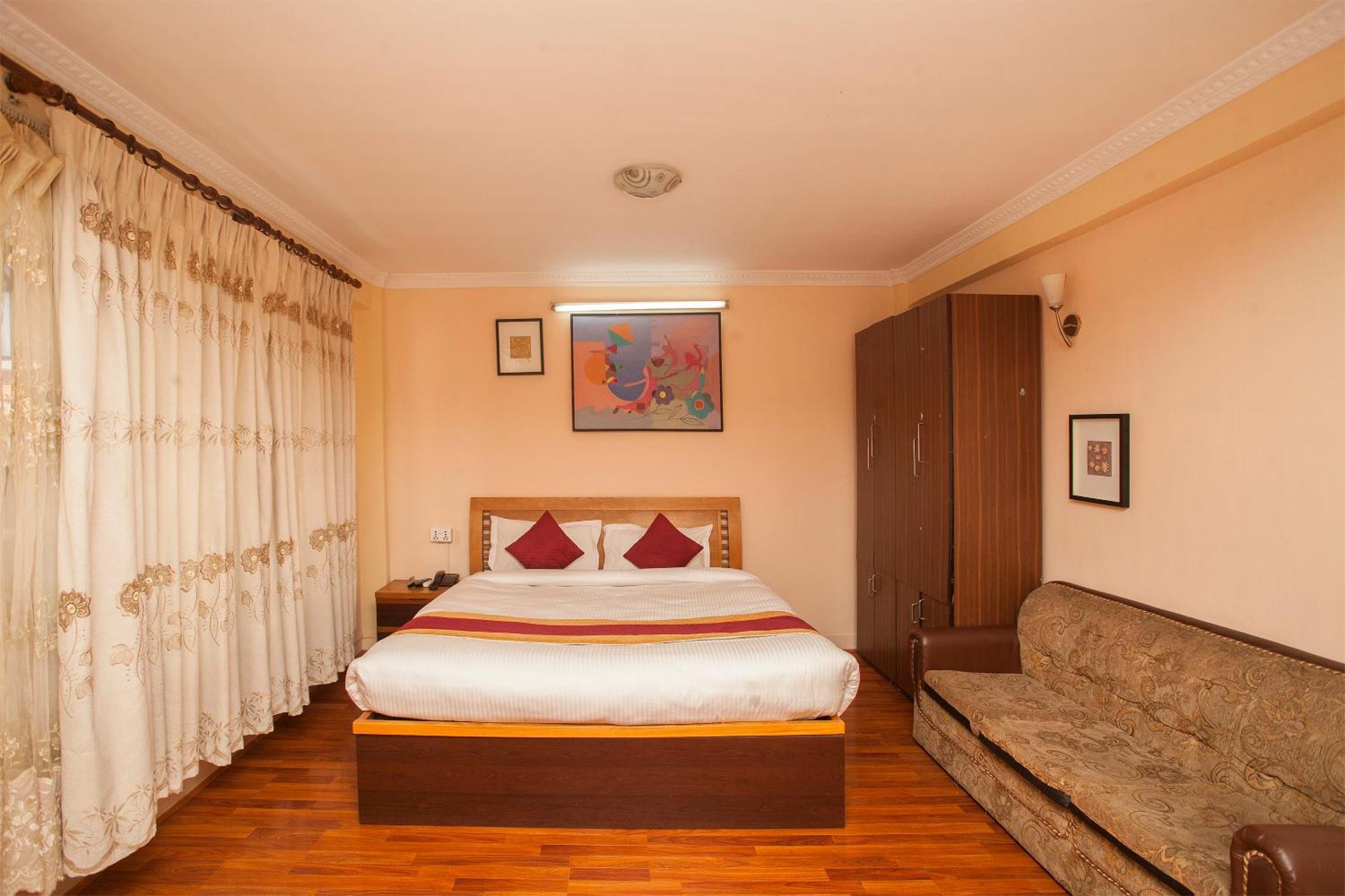 Hotel Mountain Gateway Катманду Екстериор снимка
