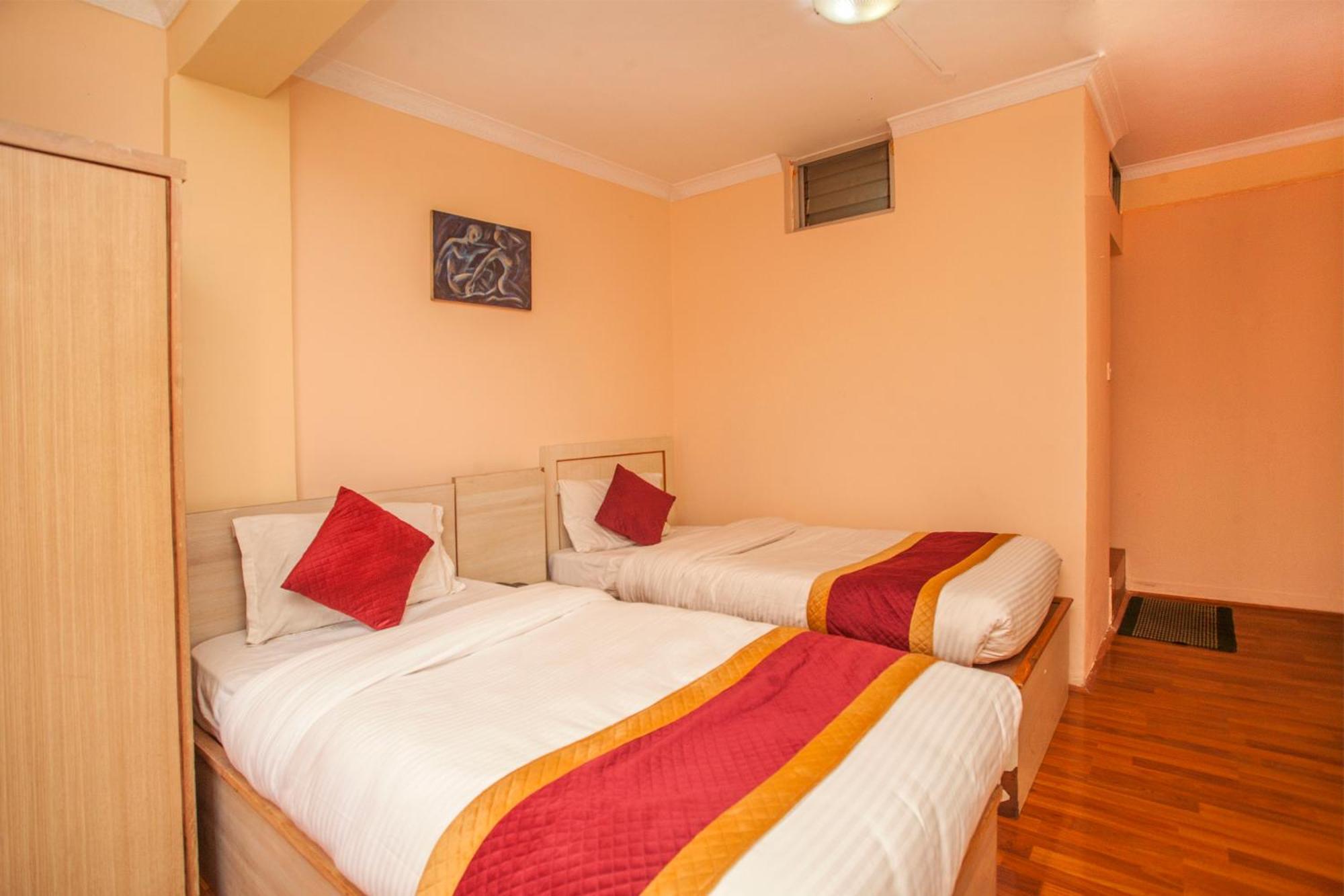Hotel Mountain Gateway Катманду Екстериор снимка