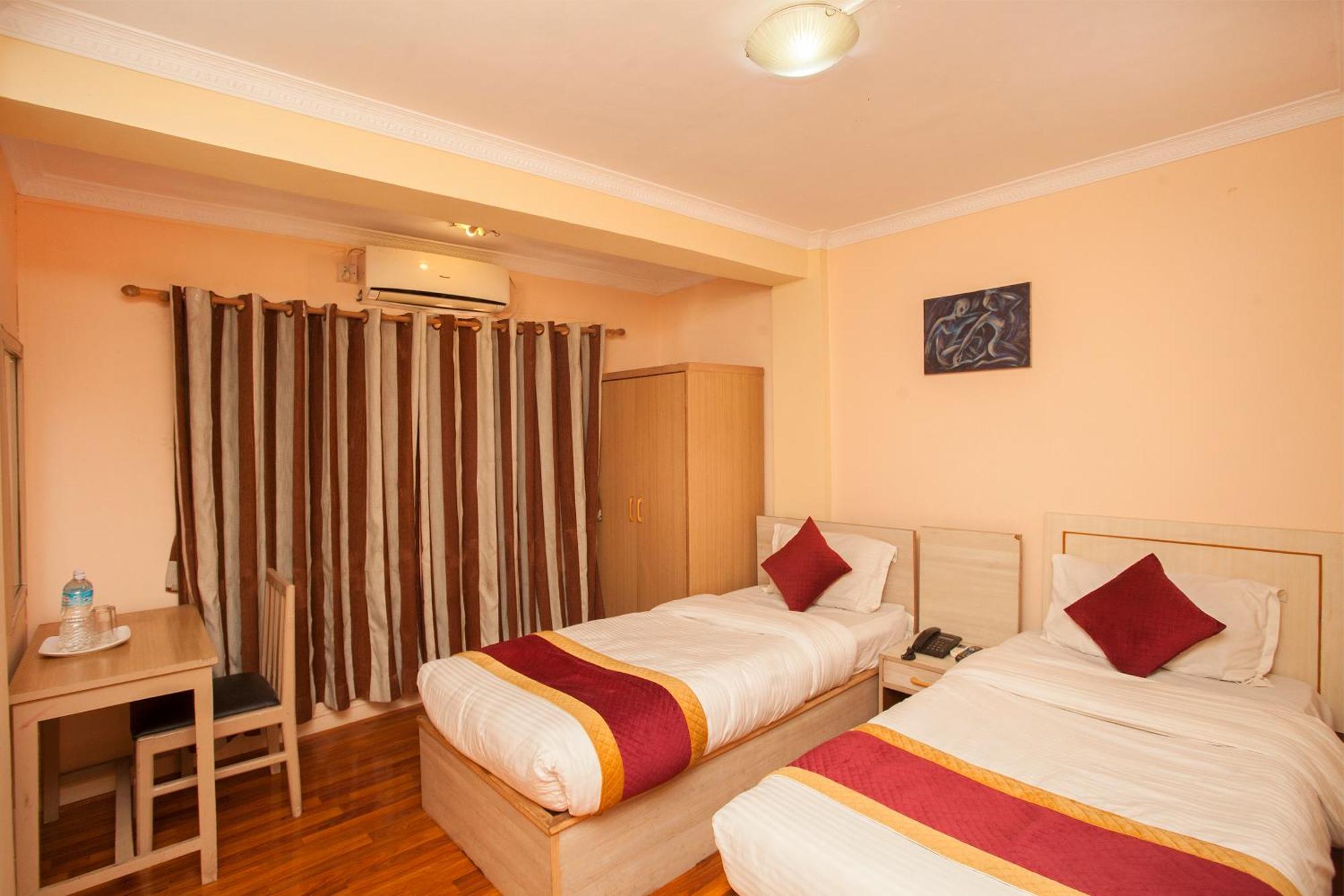Hotel Mountain Gateway Катманду Екстериор снимка