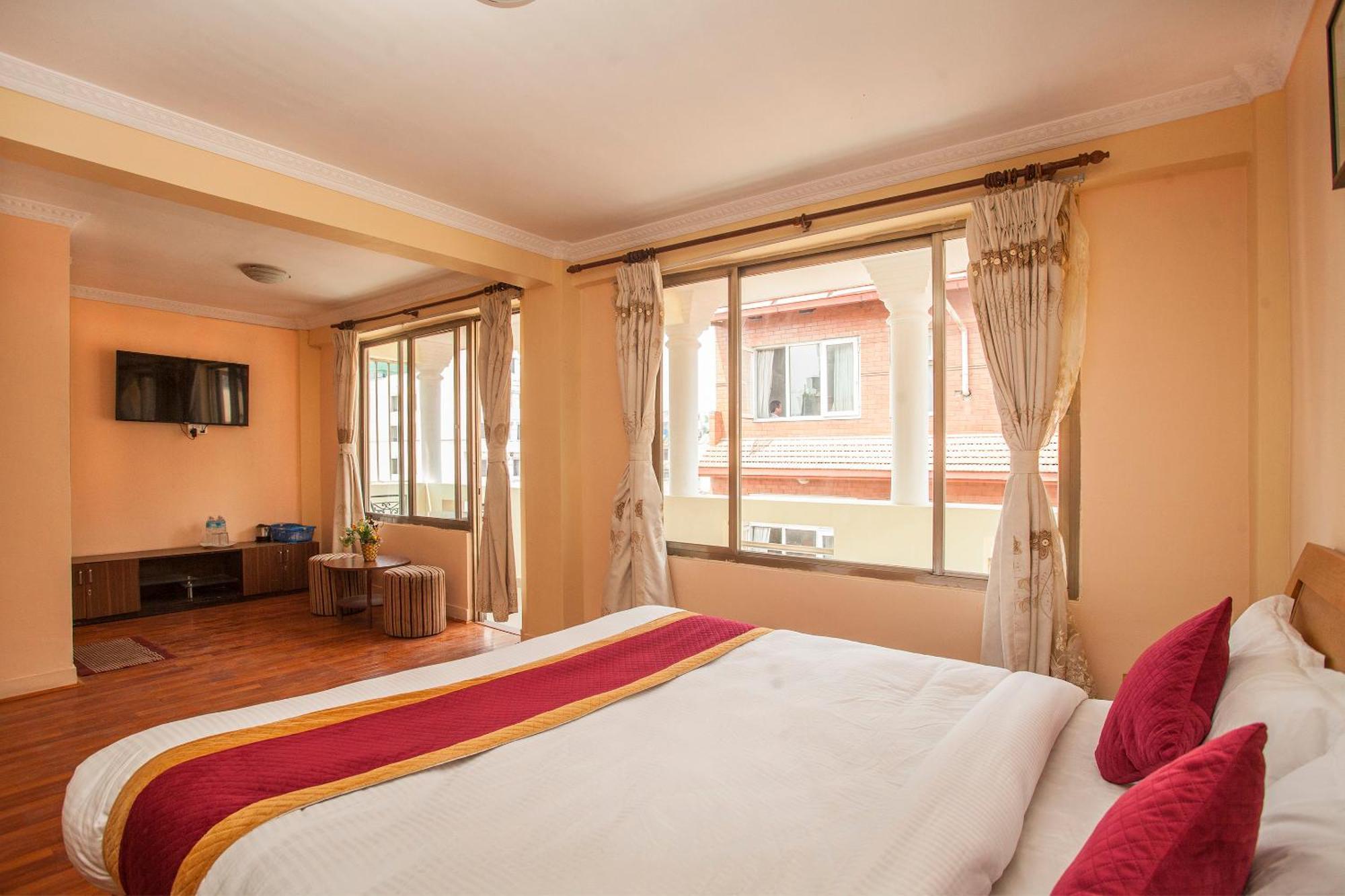 Hotel Mountain Gateway Катманду Екстериор снимка