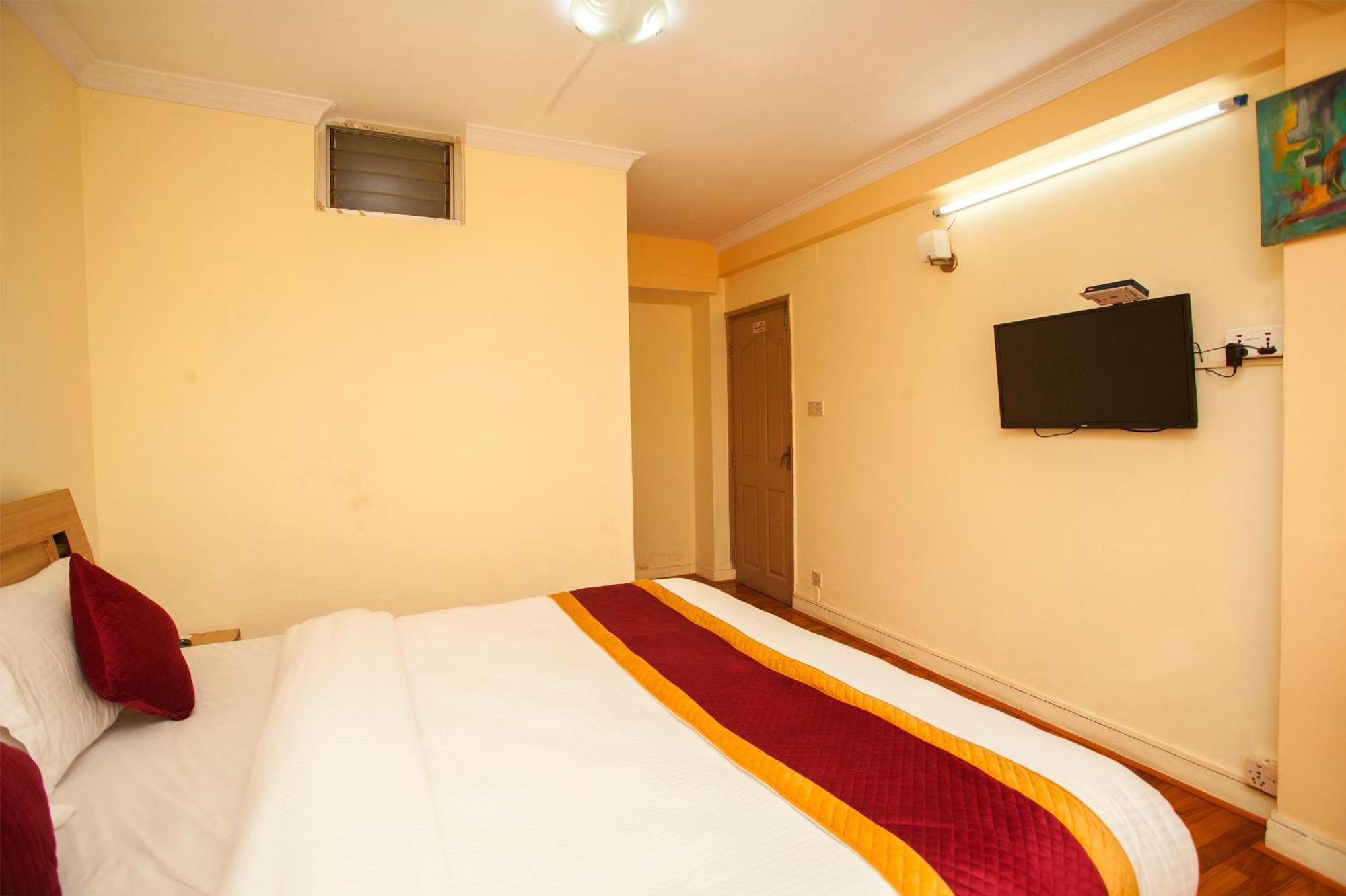 Hotel Mountain Gateway Катманду Екстериор снимка