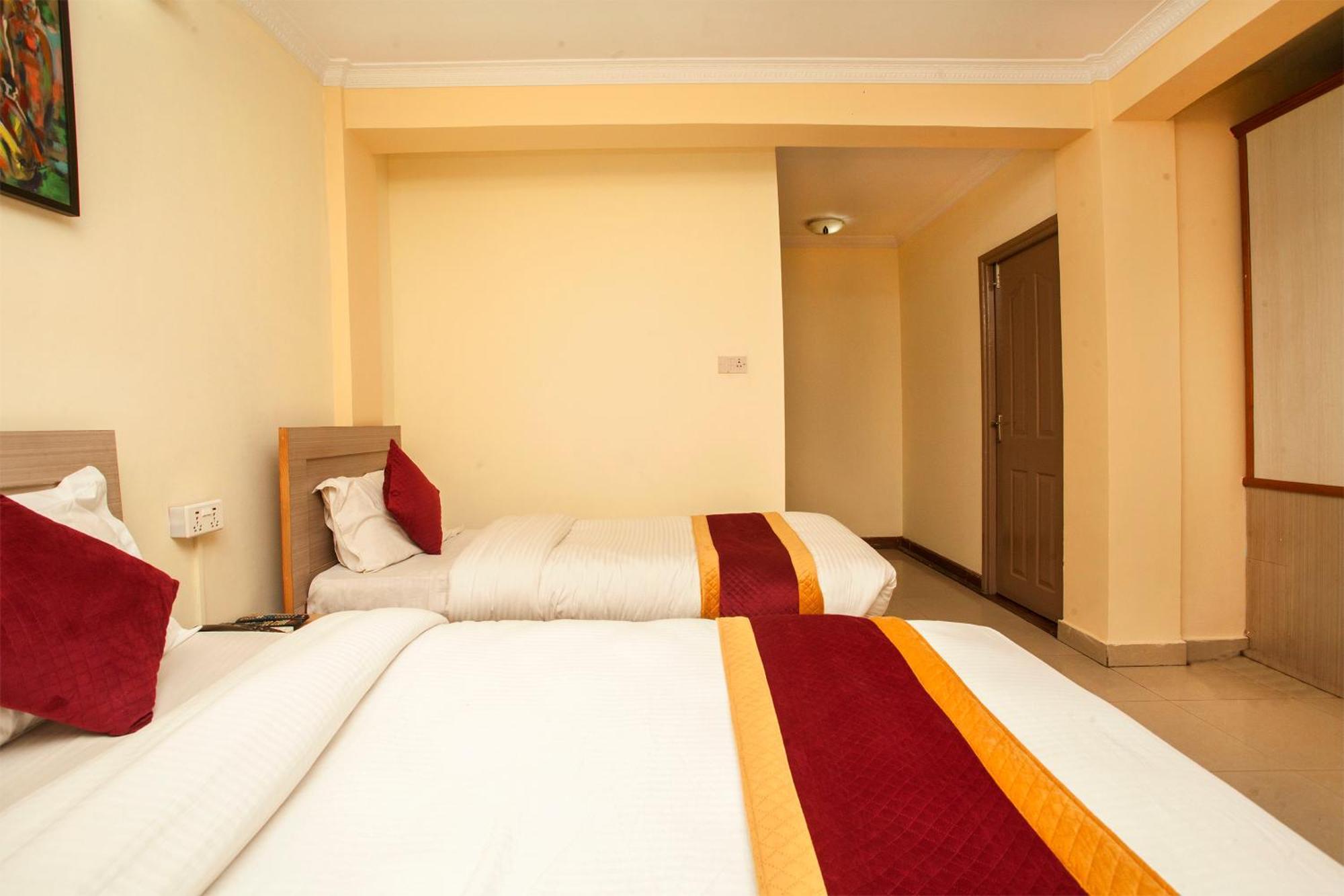 Hotel Mountain Gateway Катманду Екстериор снимка