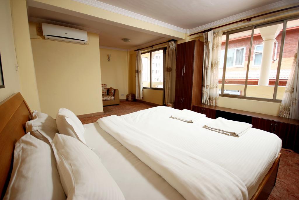 Hotel Mountain Gateway Катманду Екстериор снимка
