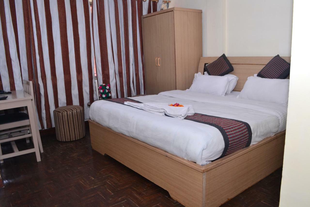 Hotel Mountain Gateway Катманду Екстериор снимка
