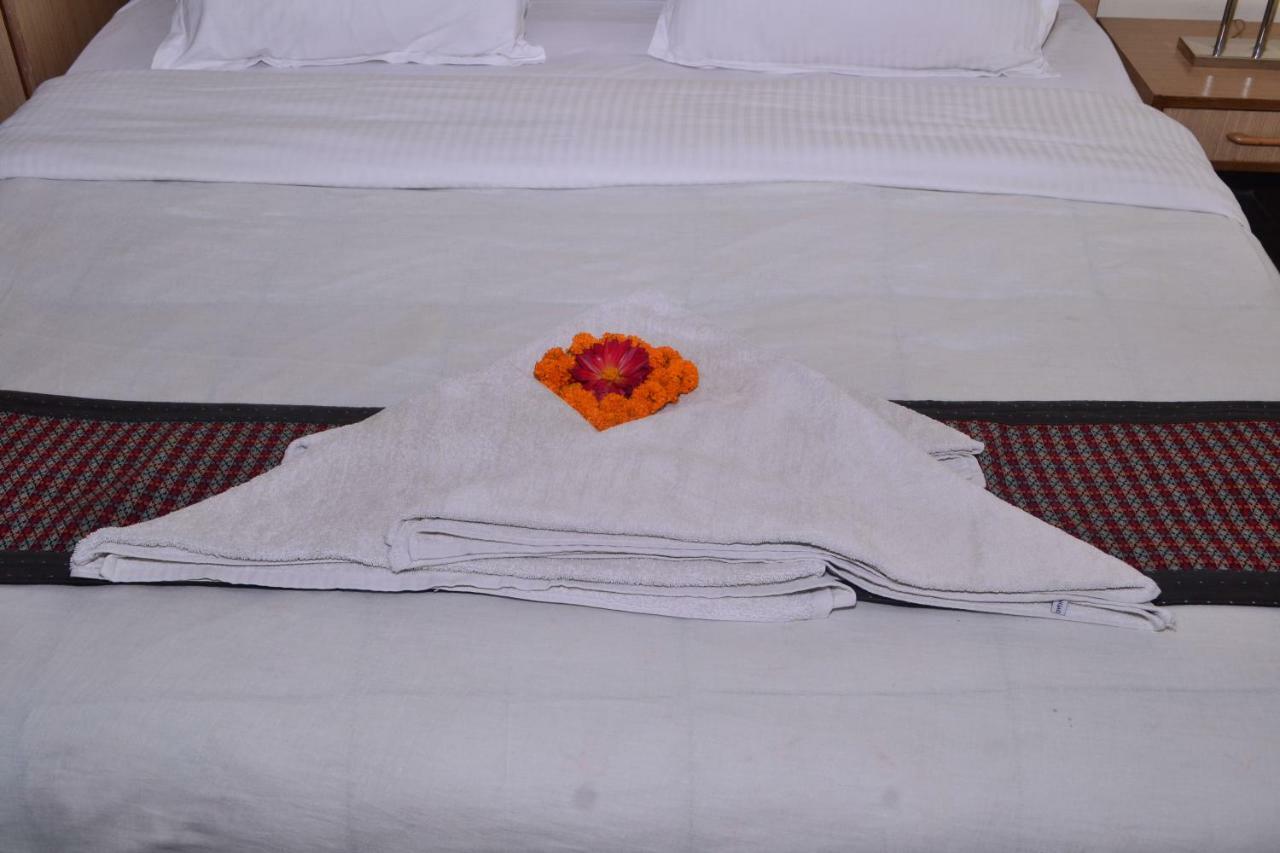 Hotel Mountain Gateway Катманду Екстериор снимка