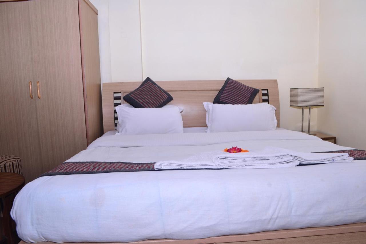 Hotel Mountain Gateway Катманду Екстериор снимка